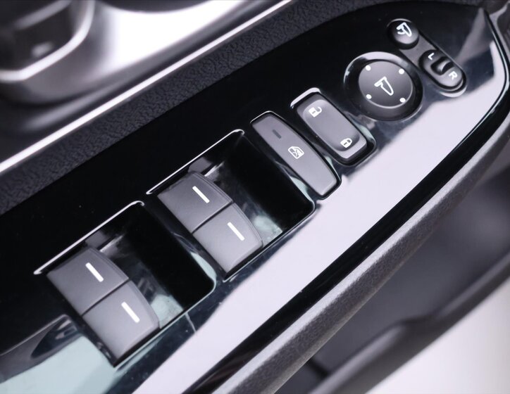 Honda CR-V SUV / Terénní 1,5 l 127 kw