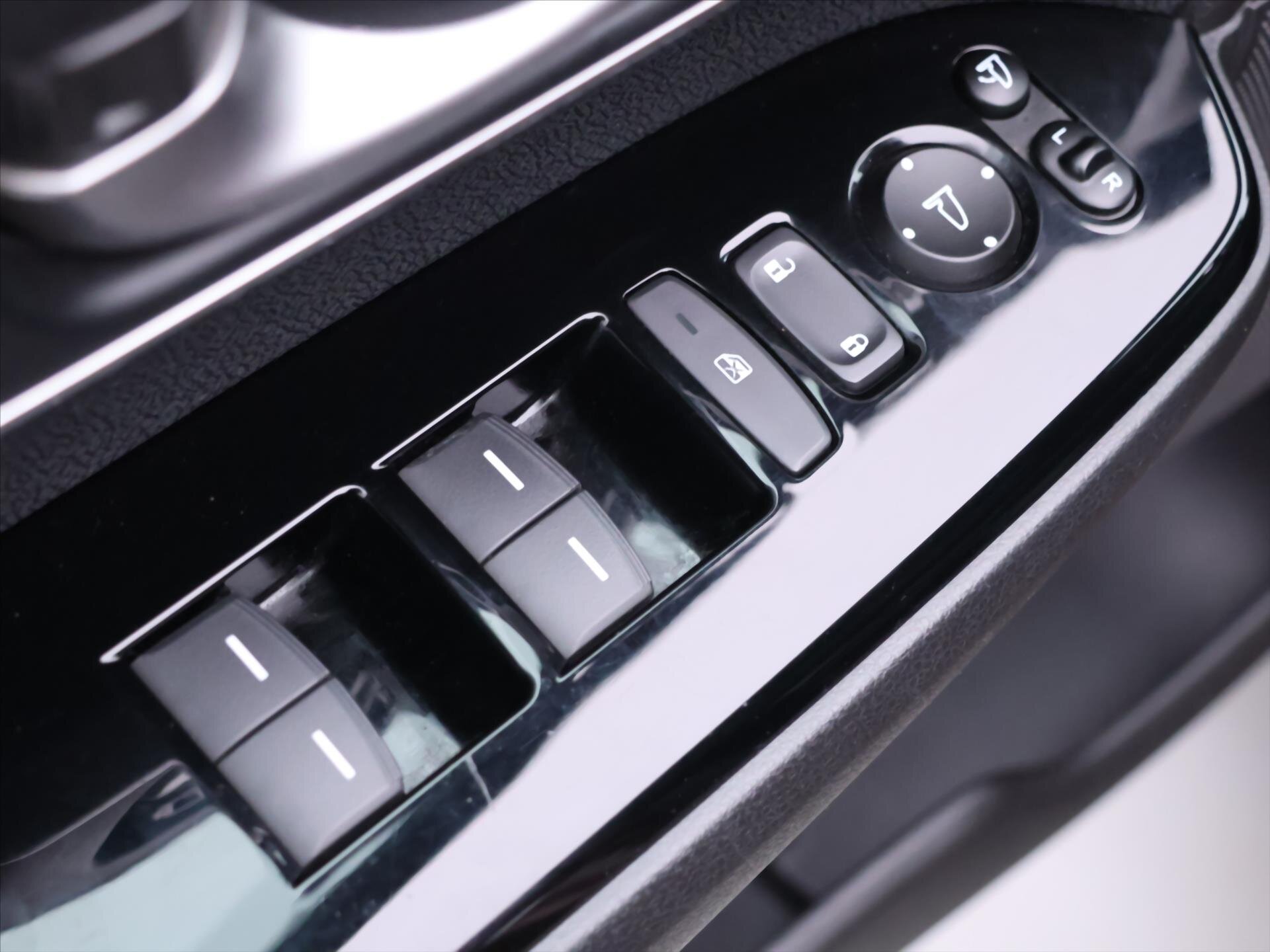 Honda CR-V SUV / Terénní 1,5 l 127 kw