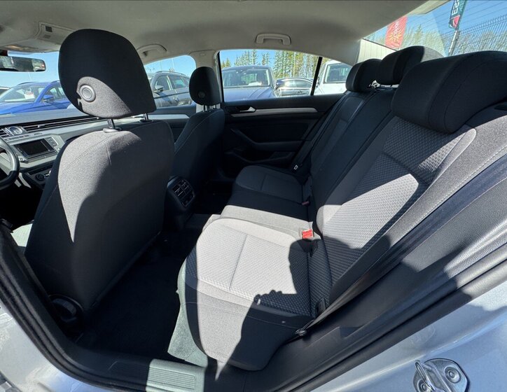 Volkswagen Passat Ostatní 1,6 l 88 kw