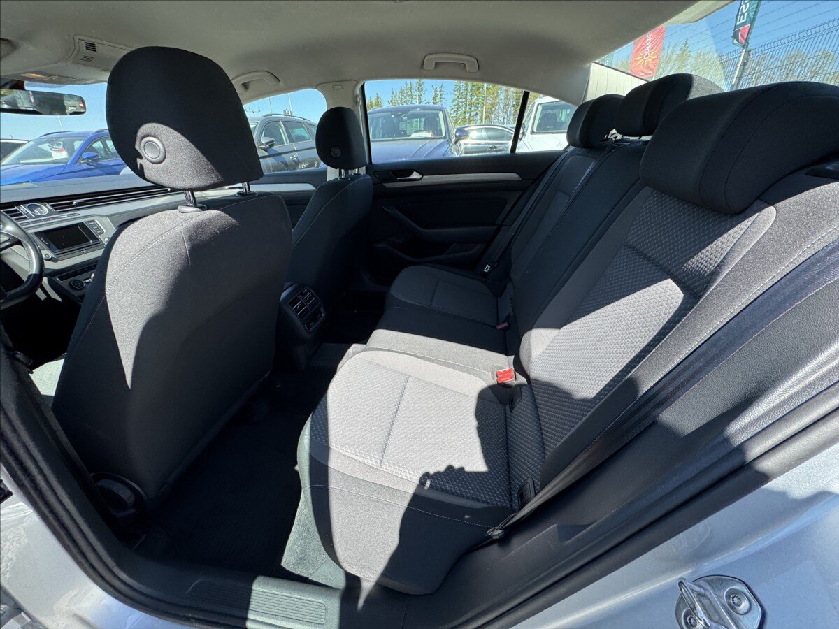 Volkswagen Passat Ostatní 1,6 l 88 kw