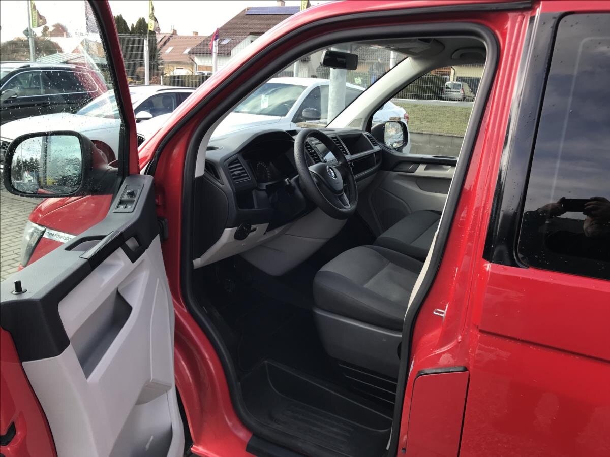 Volkswagen Transporter Kombi 2,0 l 62 kw