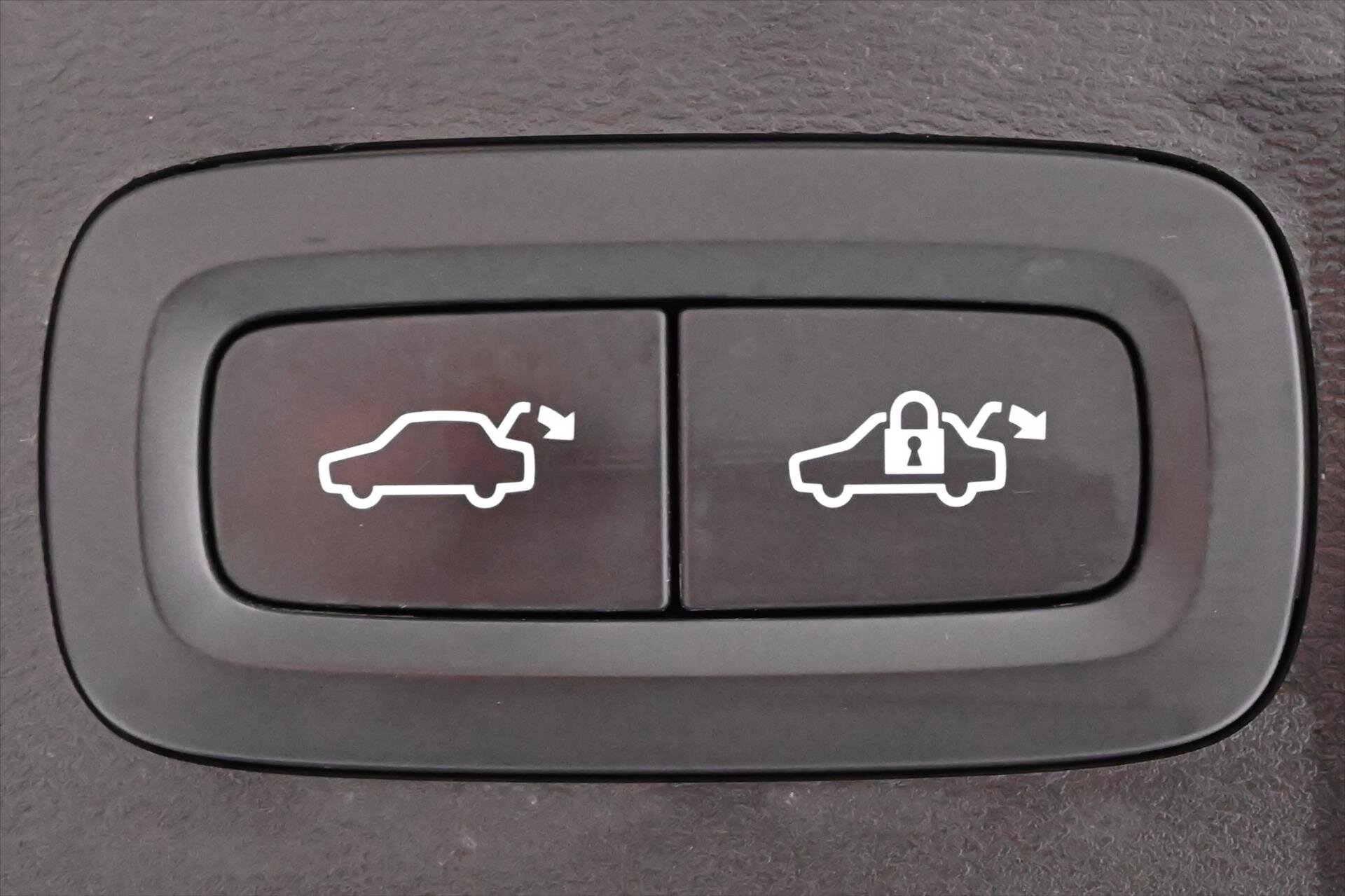 Volvo XC40 SUV 2,0 l 140 kw