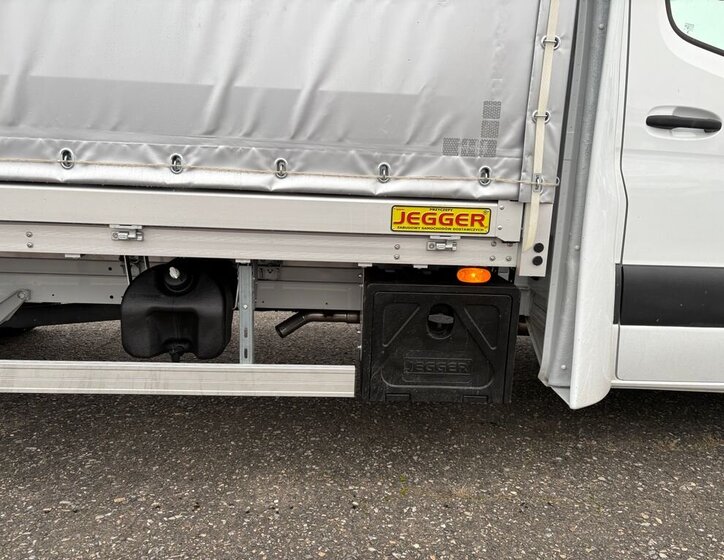 Mercedes-Benz Sprinter 18