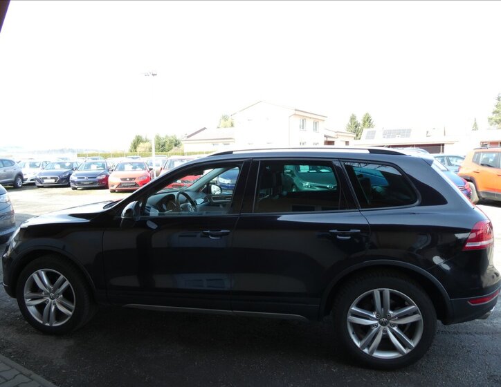 Volkswagen Touareg SUV / Terénní 3,0 l 180 kw
