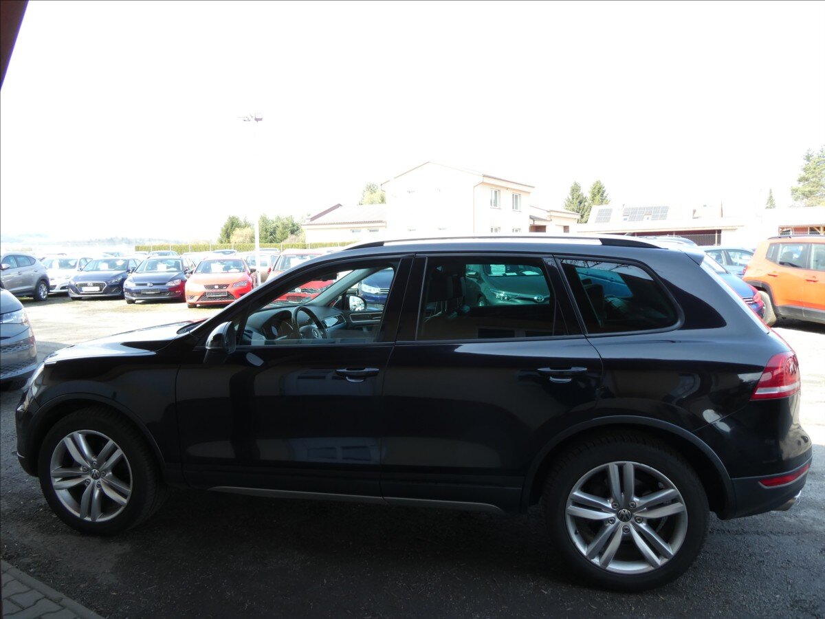 Volkswagen Touareg SUV / Terénní 3,0 l 180 kw