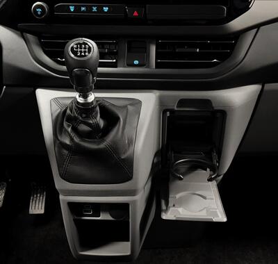 Ford Tourneo Custom 9