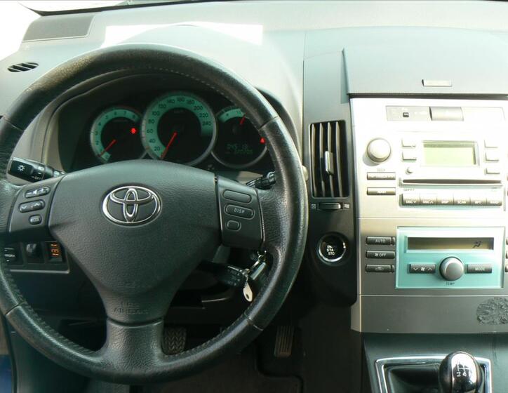 Toyota Corolla Verso 12