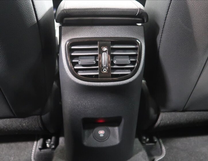 KIA XCeed CUV / Crossover 1,5 l 103 kw