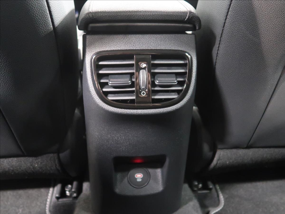 KIA XCeed CUV / Crossover 1,5 l 103 kw