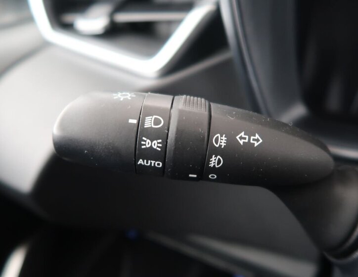 Toyota Corolla Sedan 1,5 l 92 kw