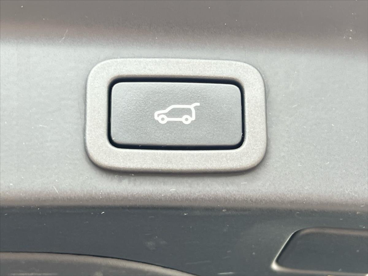 Jaguar F-Pace Kombi 2,0 l 132 kw