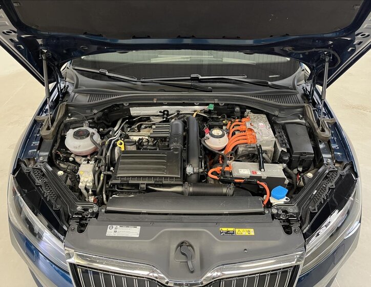 Škoda Superb Liftback 1,4 l 160 kw