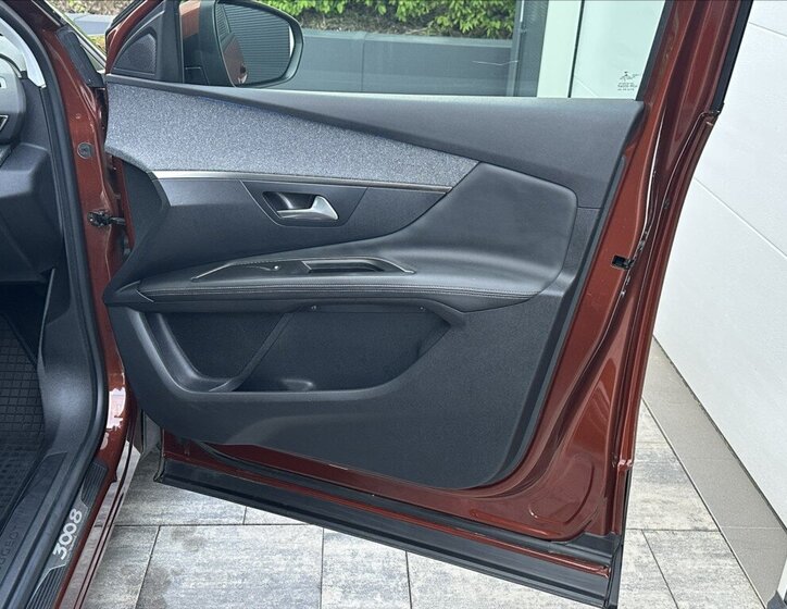 Peugeot 3008 SUV / Terénní 1,2 l 96 kw