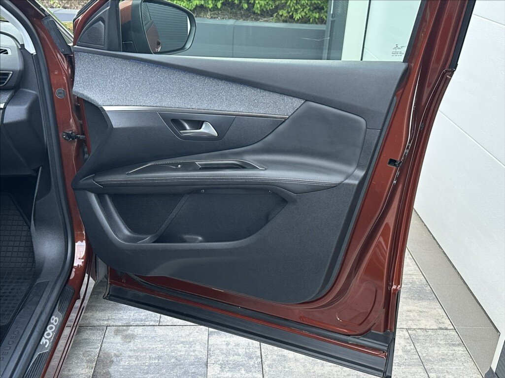 Peugeot 3008 SUV / Terénní 1,2 l 96 kw