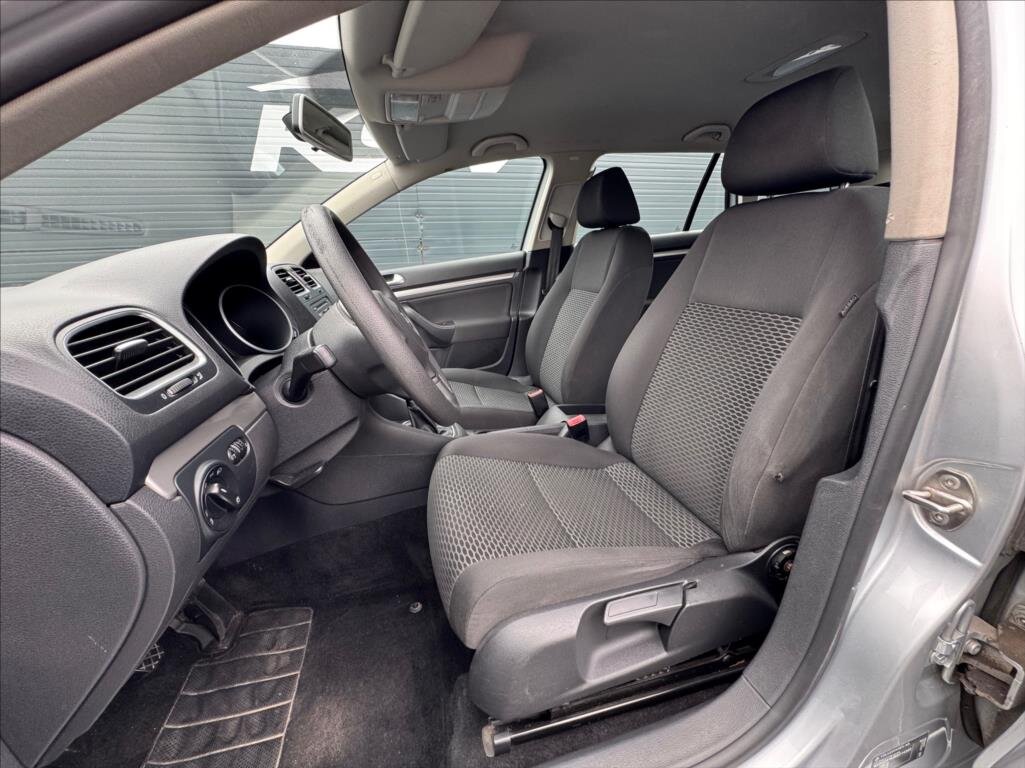 Volkswagen Golf Kombi 1,6 l 77 kw