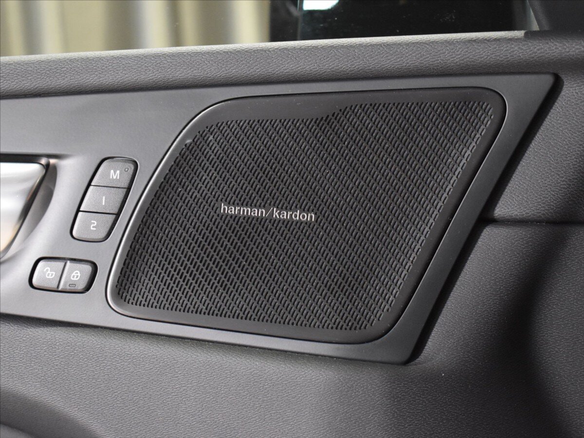 Volvo XC60 SUV / Terénní 2,0 l 184 kw