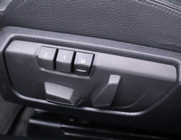 BMW Řada 6 Sedan / Limuzína 3,0 l 230 kw