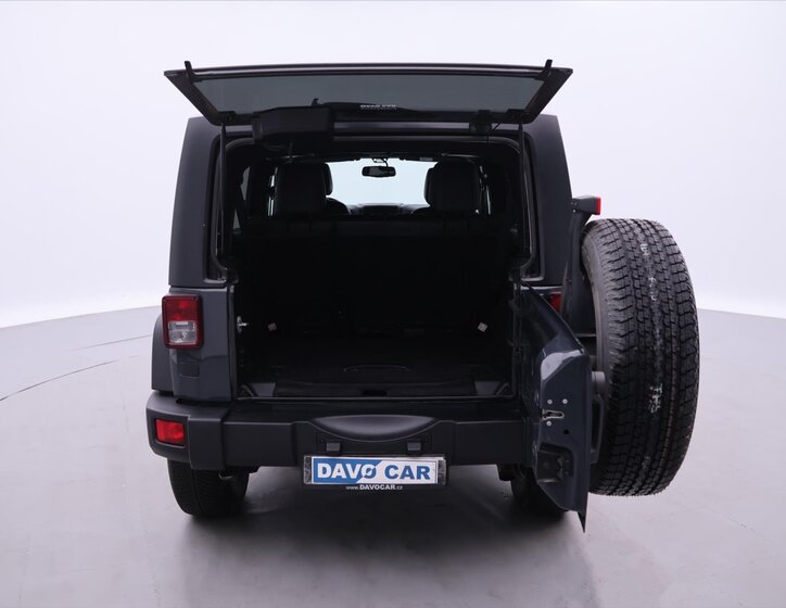Jeep Wrangler SUV / Terénní 2,8 l 147 kw