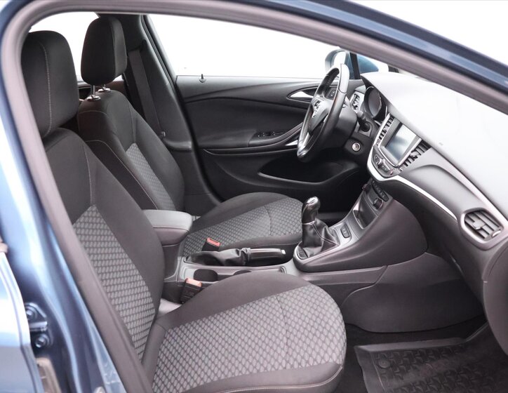 Opel Astra Kombi 999,0 77 kw