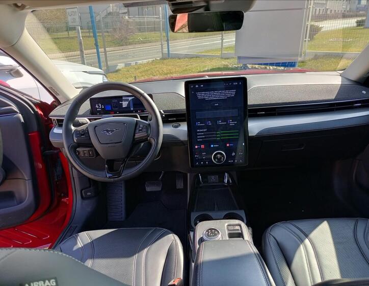 Ford Mustang Mach-E 28