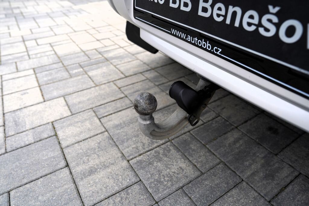 Land Rover Defender SUV 3,0 l 294 kw