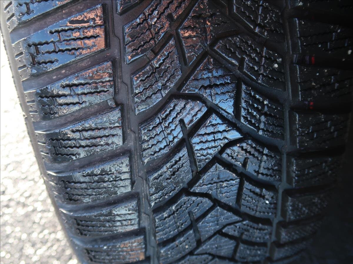 DS Automobiles DS4 Hatchback 1,6 l 88 kw