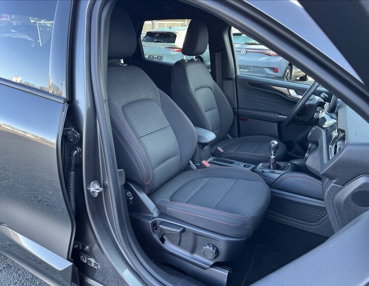 Ford Kuga Kombi 1,5 l 111 kw