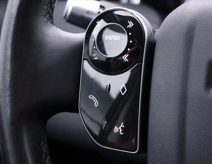 Land Rover Discovery Sport SUV / Terénní 2,0 l 110 kw