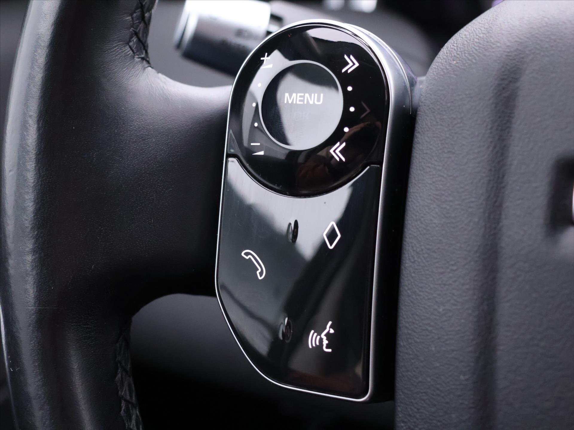 Land Rover Discovery Sport SUV / Terénní 2,0 l 110 kw