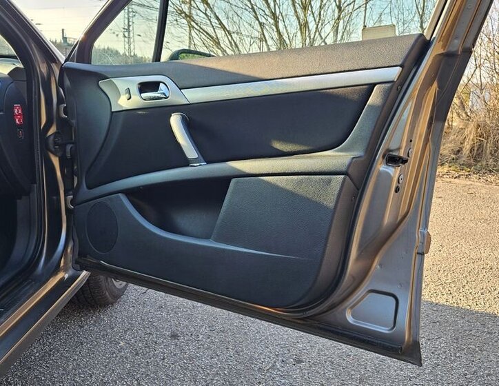 Peugeot 407 Sedan 2,0 l 100 kw