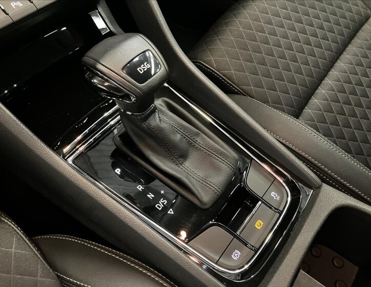 Škoda Karoq SUV / Terénní 2,0 l 85 kw