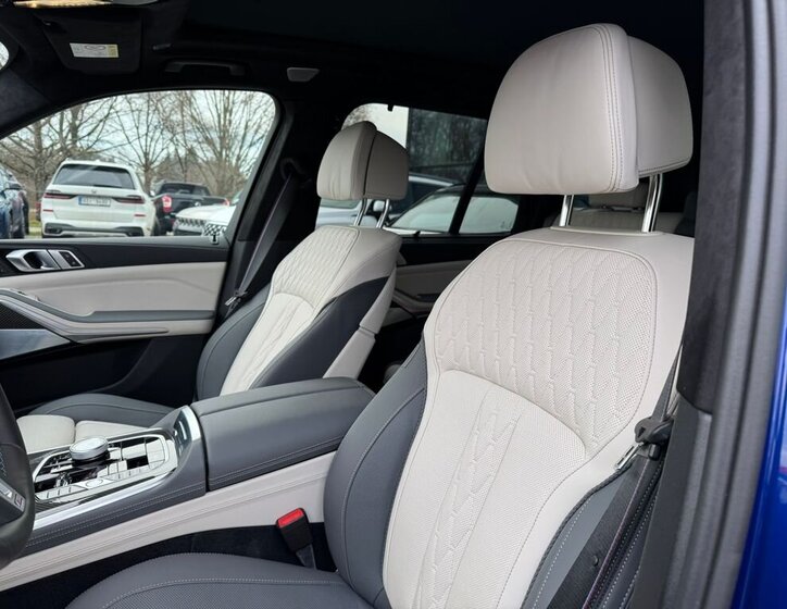 BMW X5 SUV / Terénní 4,4 l 390 kw