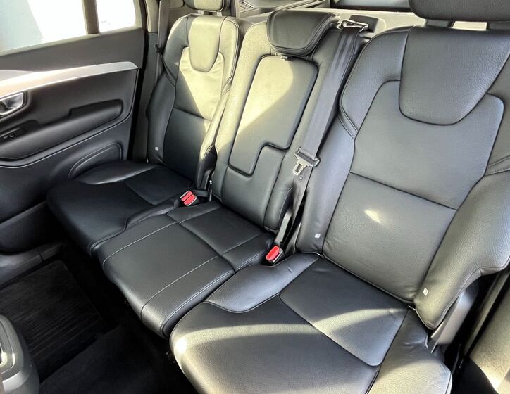 Volvo XC90 27