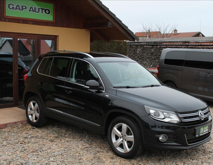 Volkswagen Tiguan 1