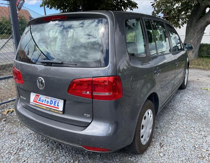 Volkswagen Touran 6