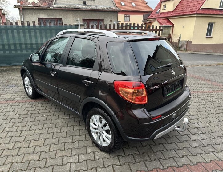 Suzuki SX4 Hatchback 1,6 l 88 kw
