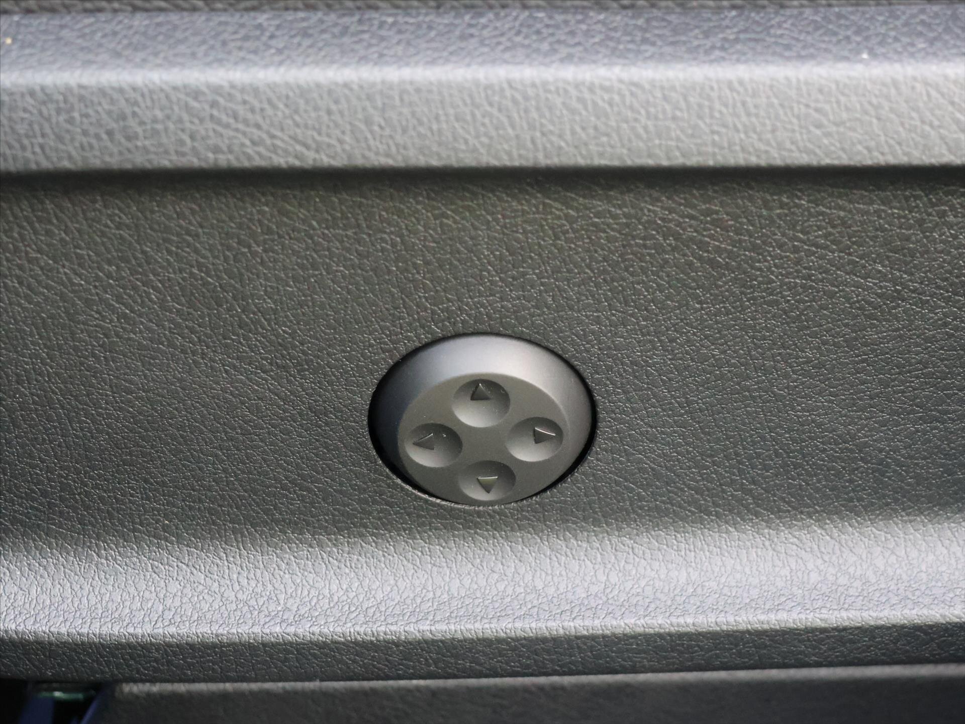 Mercedes-Benz GLB SUV 2,0 l 324 kw