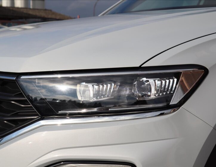 Volkswagen T-Roc CUV / Crossover 1,5 l 110 kw