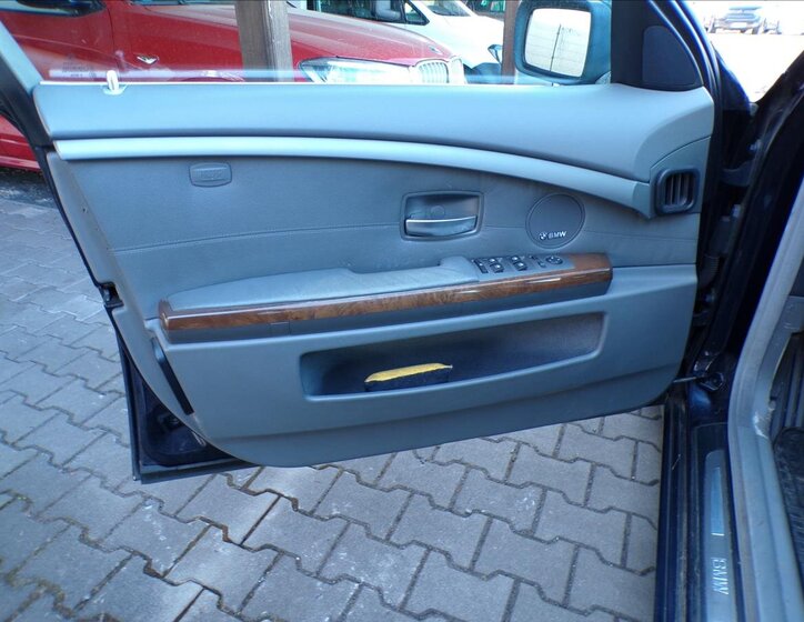 BMW Řada 7 Sedan / Limuzína 3,6 l 200 kw