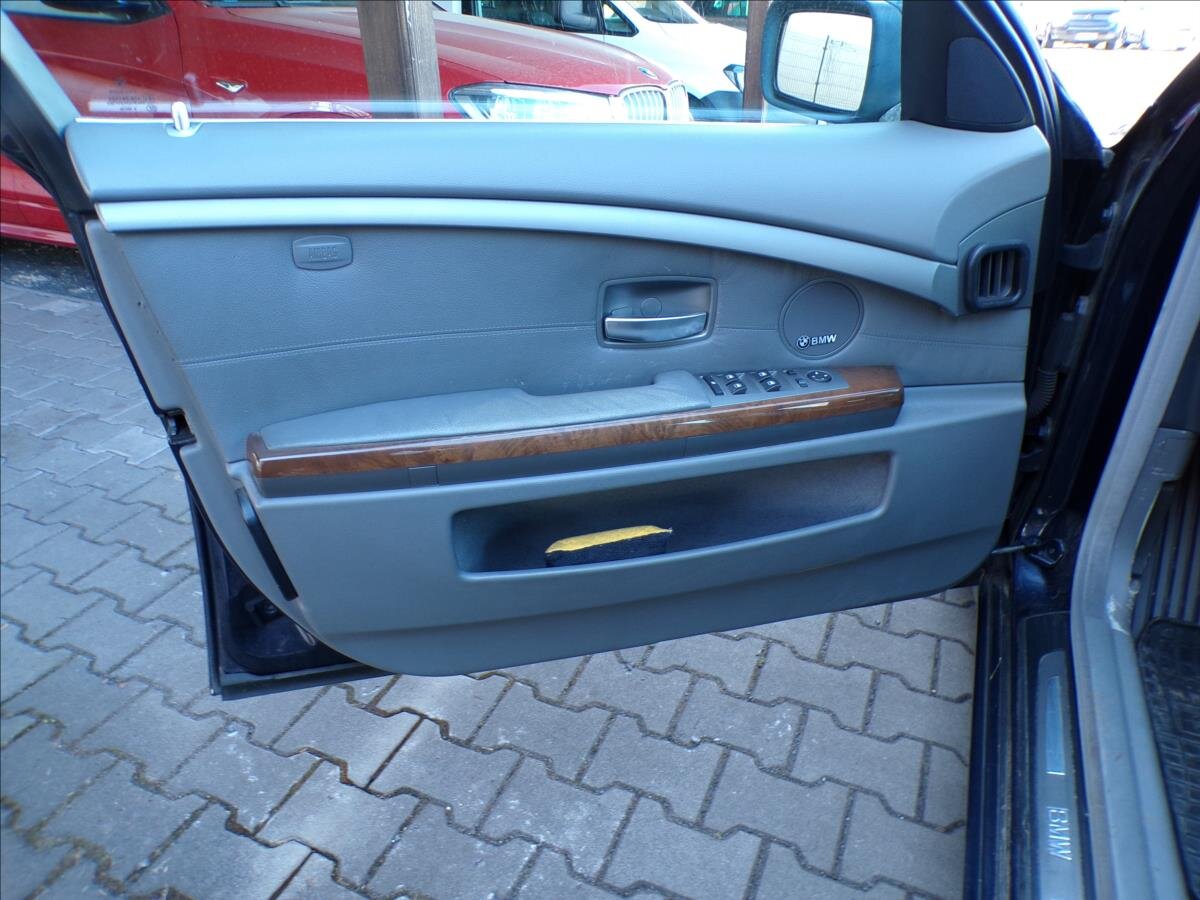 BMW Řada 7 Sedan / Limuzína 3,6 l 200 kw