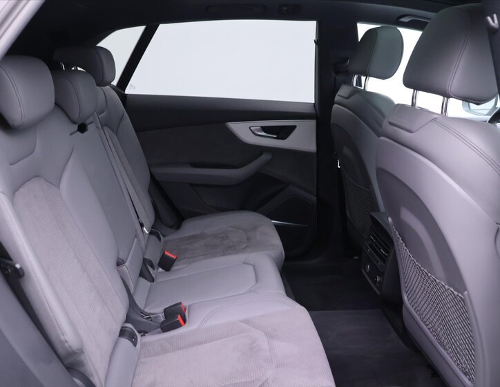 Audi Q8 SUV / Terénní 3,0 l 250 kw