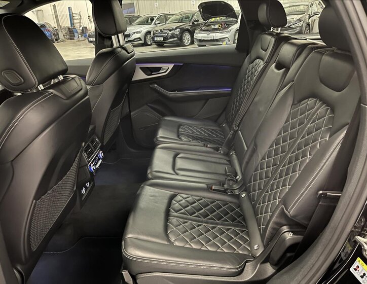 Audi SQ7 45