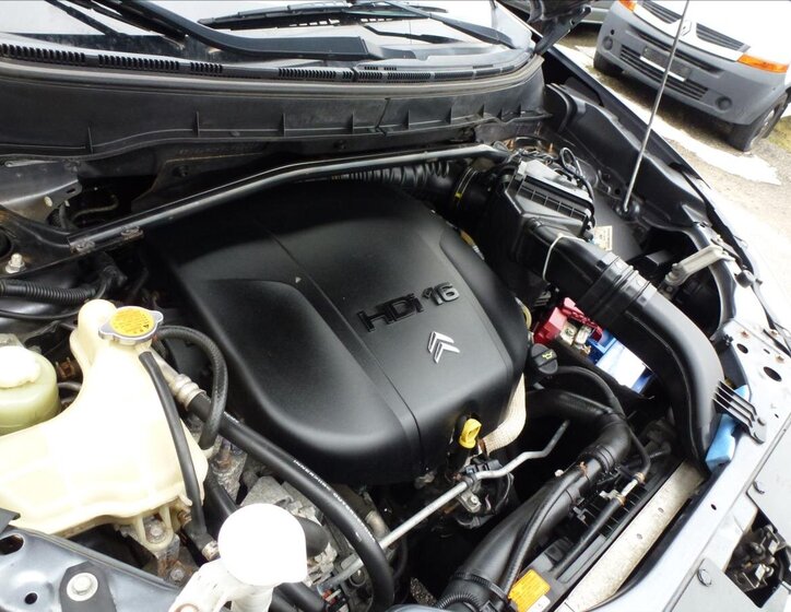 Citroën C-Crosser SUV / Terénní 2,2 l 115 kw