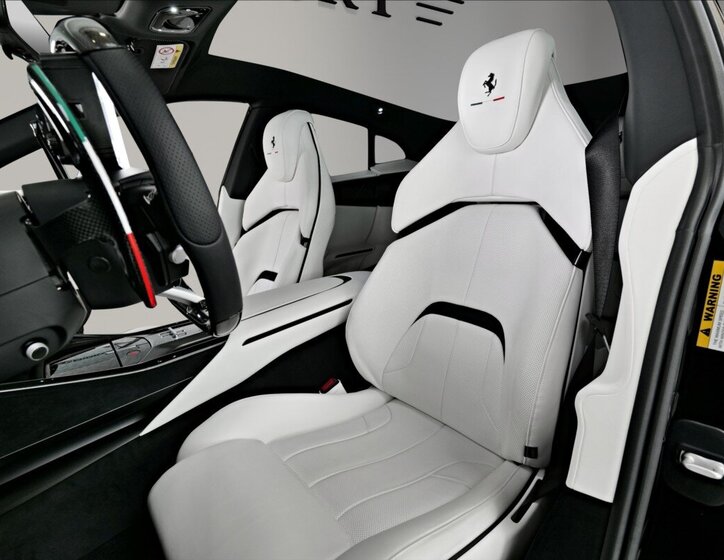 Ferrari Purosangue SUV / Terénní 6,5 l 529 kw