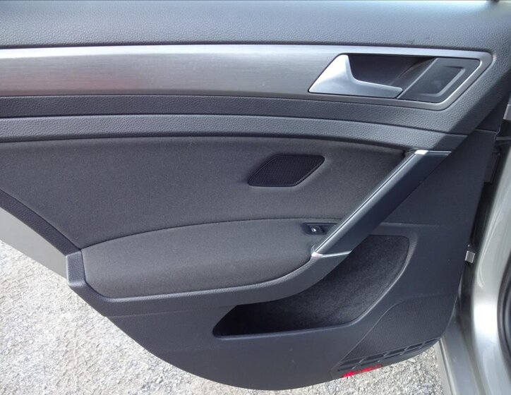 Volkswagen Golf Kombi 1,2 l 77 kw