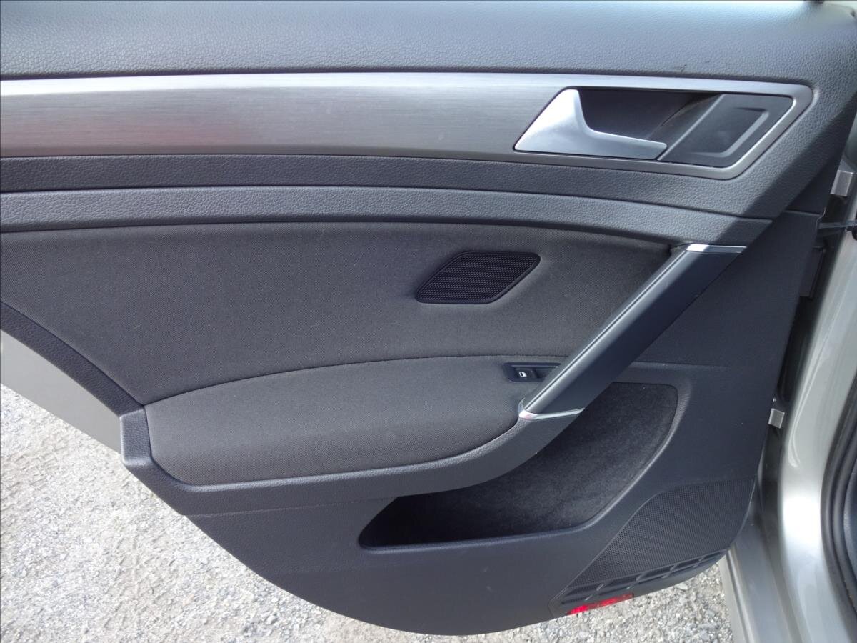 Volkswagen Golf Kombi 1,2 l 77 kw