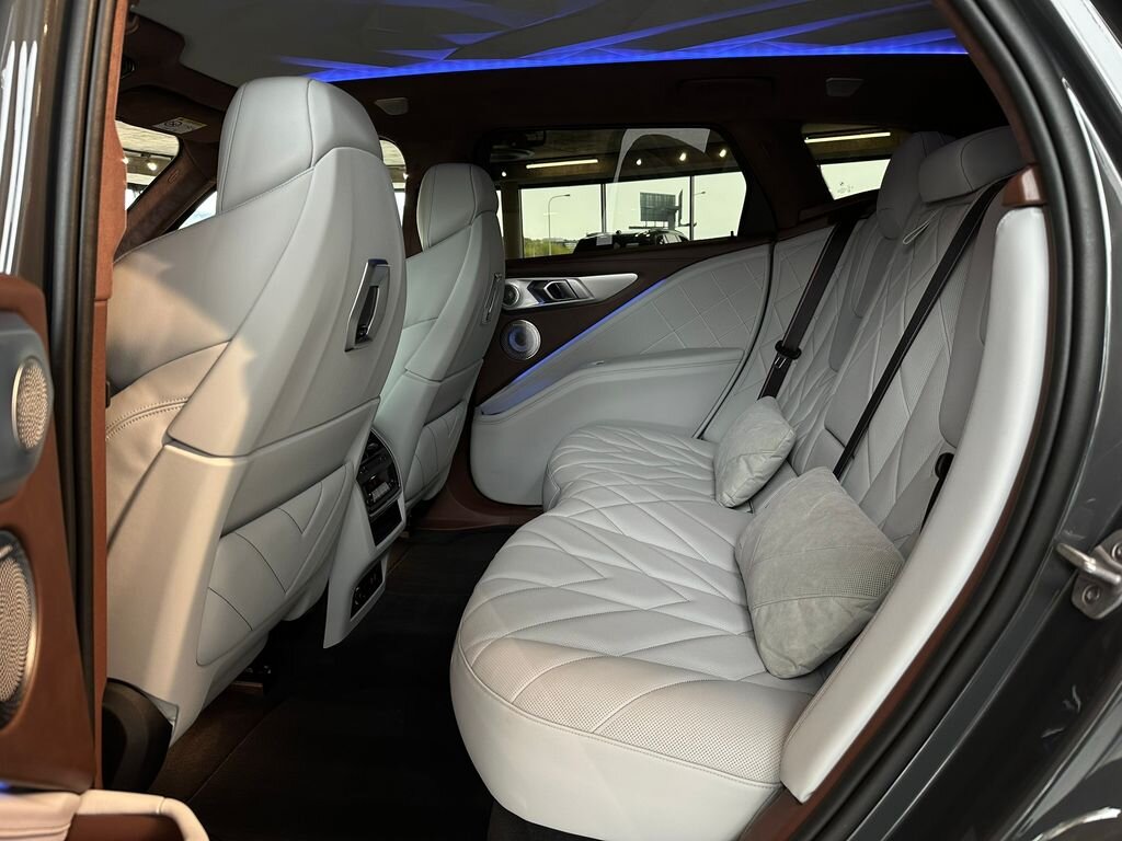 BMW XM SUV / Terénní 4,4 l 480 kw