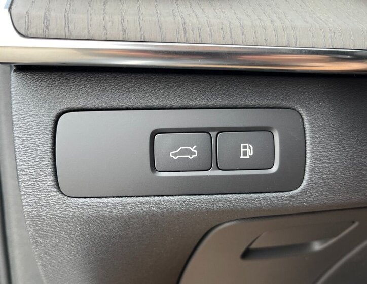 Volvo XC90 SUV 2,0 l 335 kw