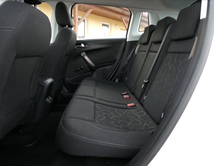 Peugeot 2008 SUV 1,2 l 60 kw