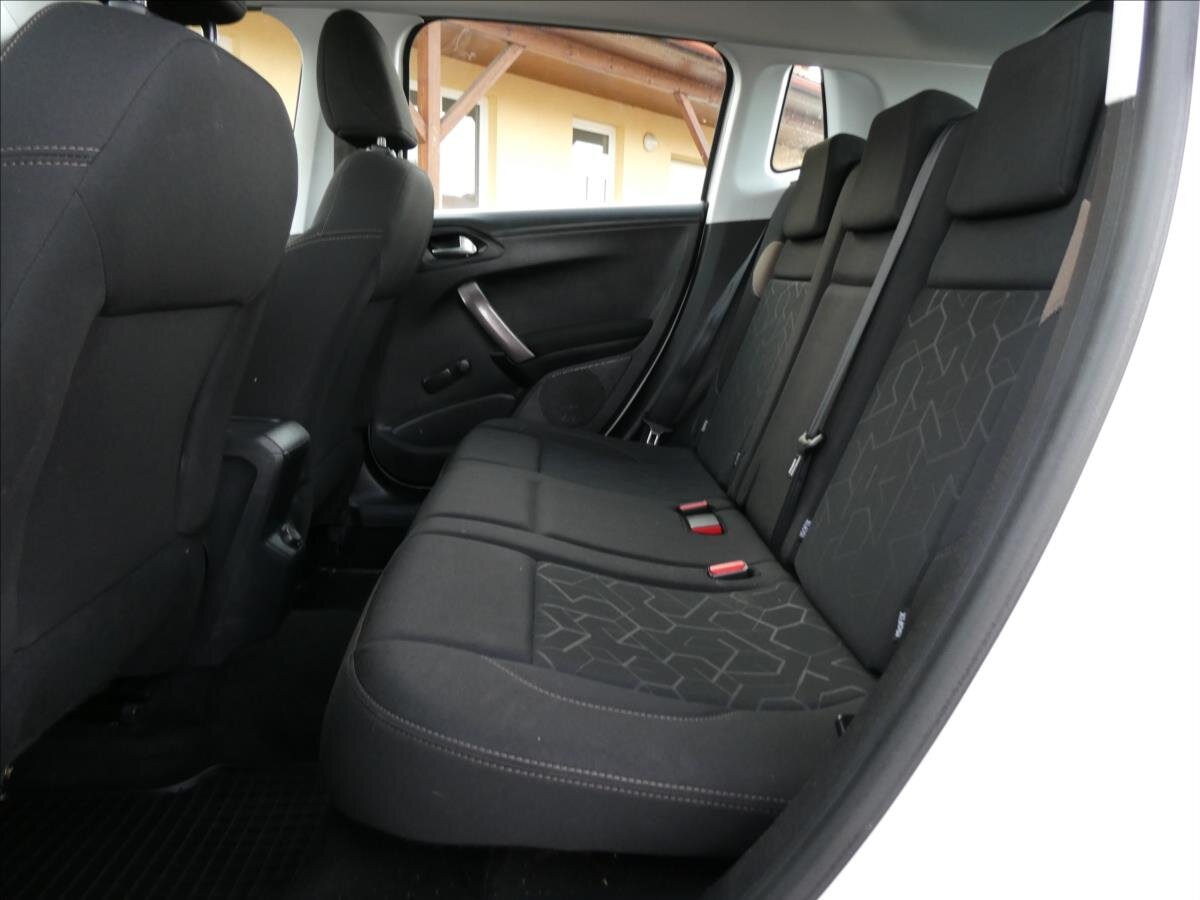 Peugeot 2008 SUV 1,2 l 60 kw